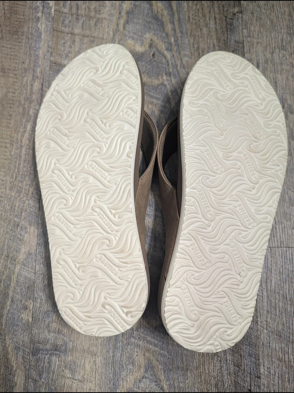 Nautica Soft Cushioned Sole Flip-flop